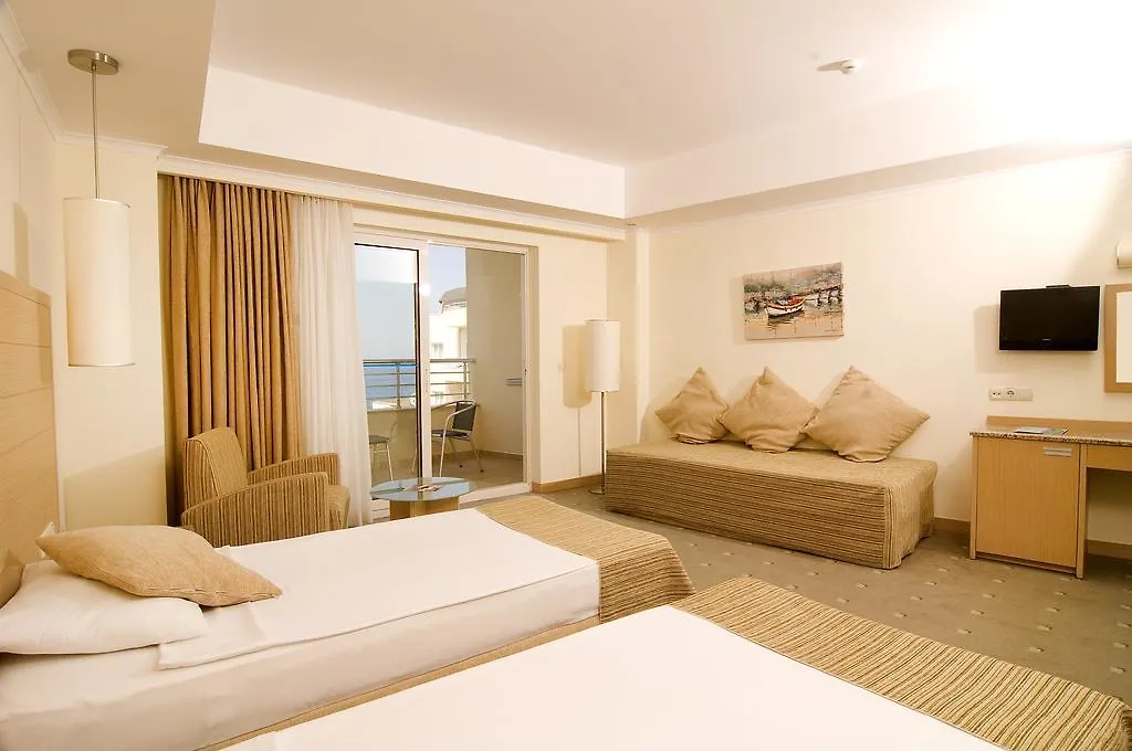 Sealight Resort Hotel Kusadasi 5*,