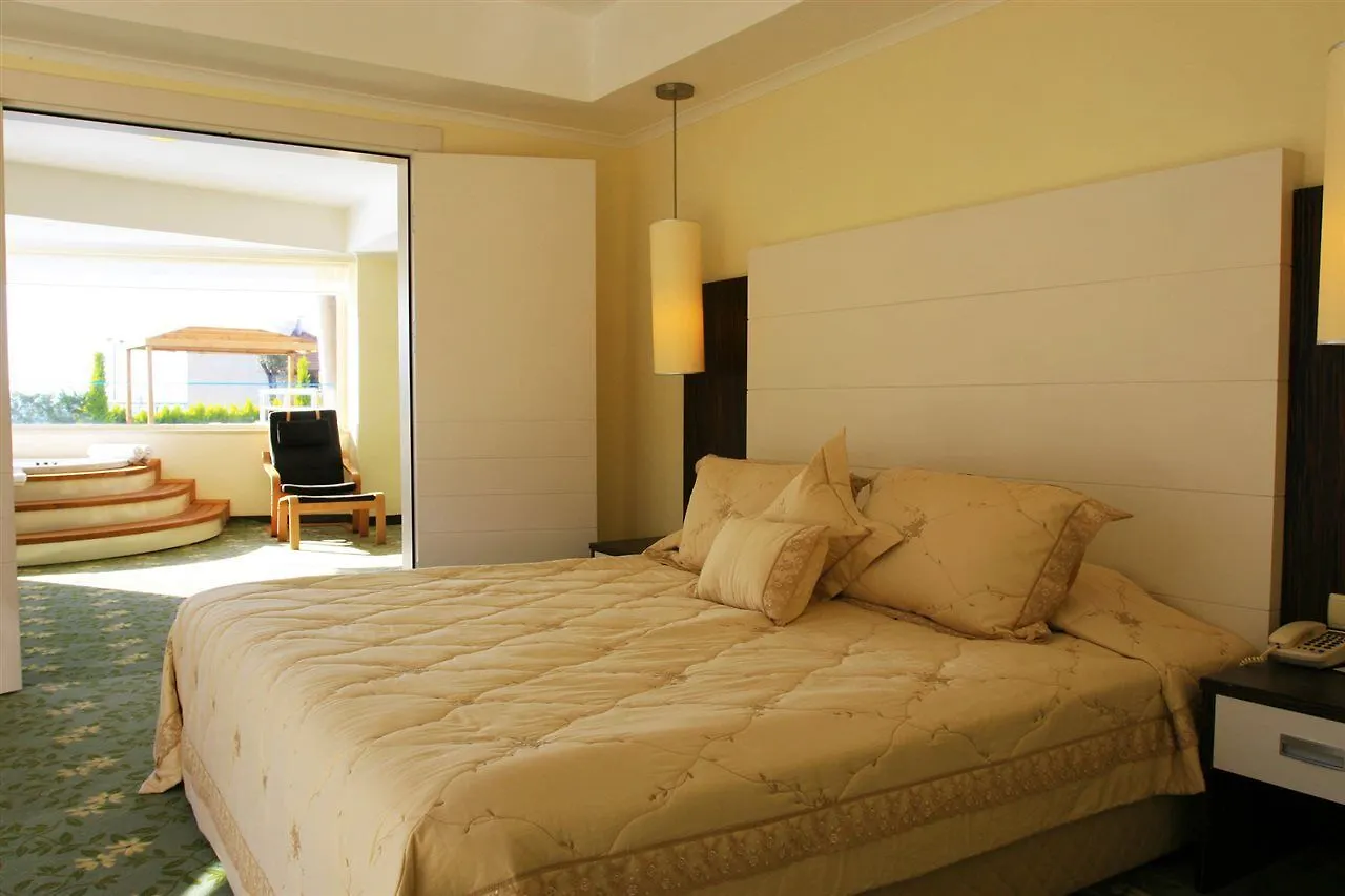 Sealight Resort Hotel Kusadasi 5*,