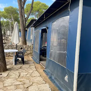 camping-castell-montgri.catalonia-hotels.com/